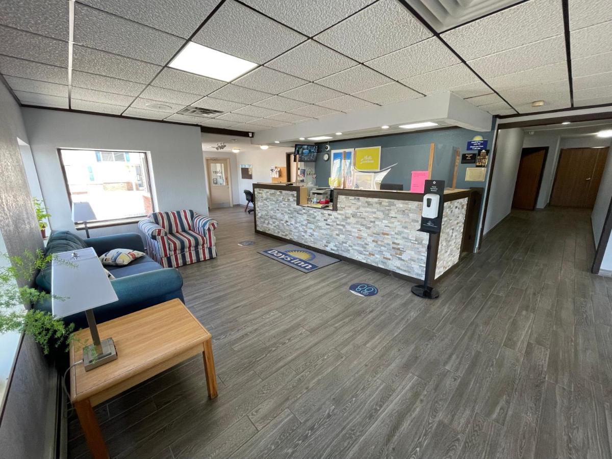 Days Inn By Wyndham Alpena Exterior photo