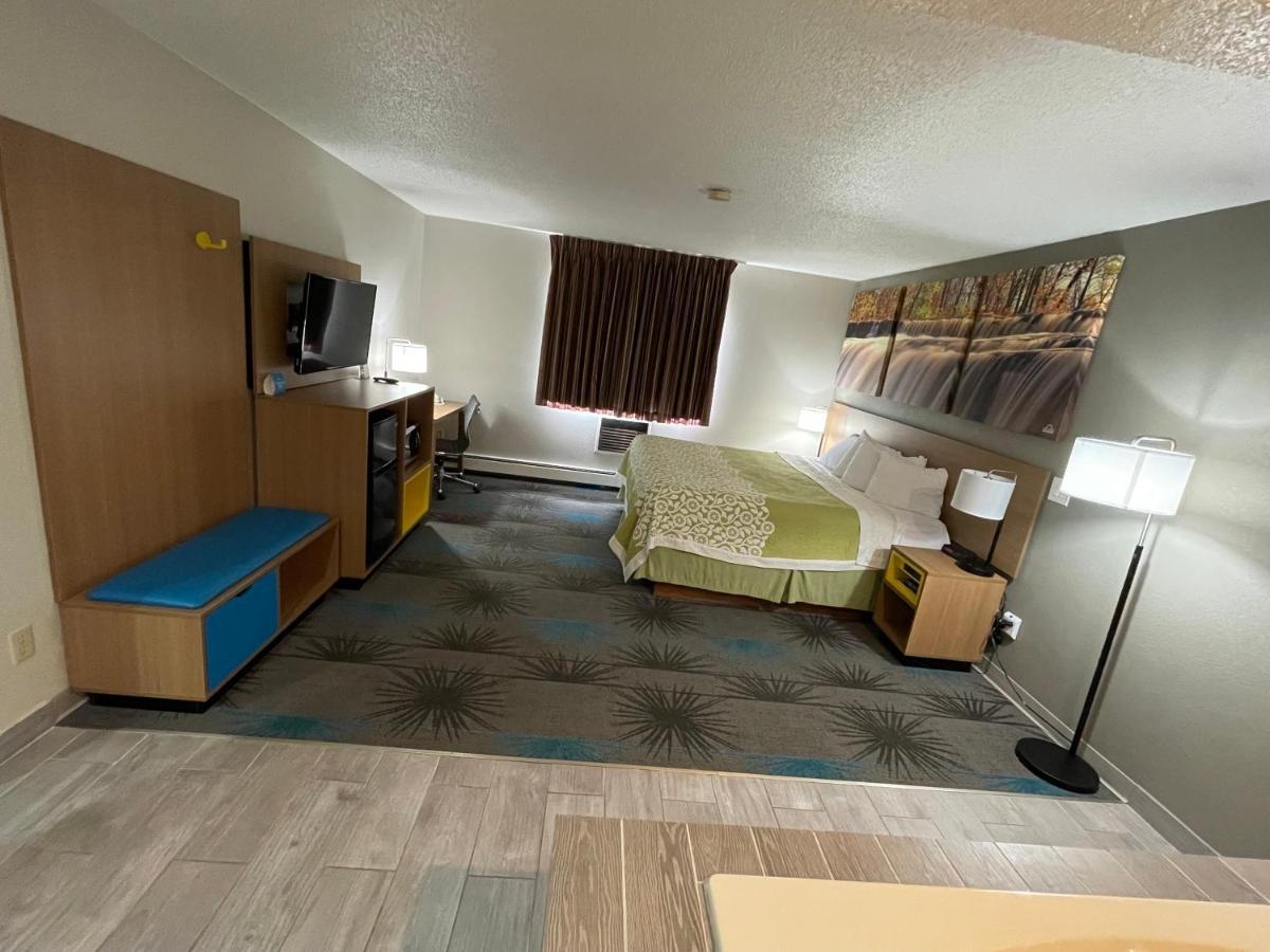 Days Inn By Wyndham Alpena Exterior photo