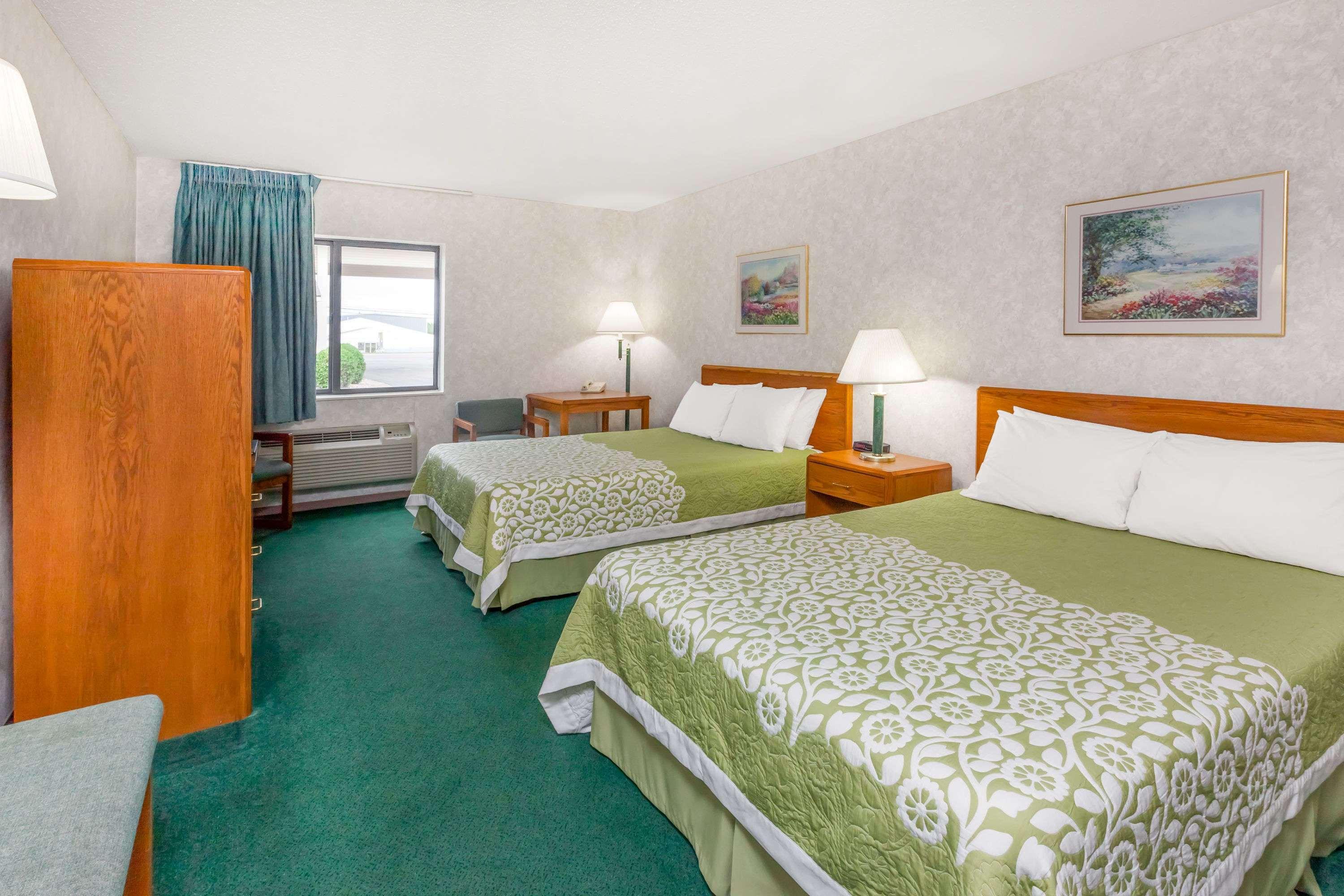 Days Inn By Wyndham Alpena Exterior photo